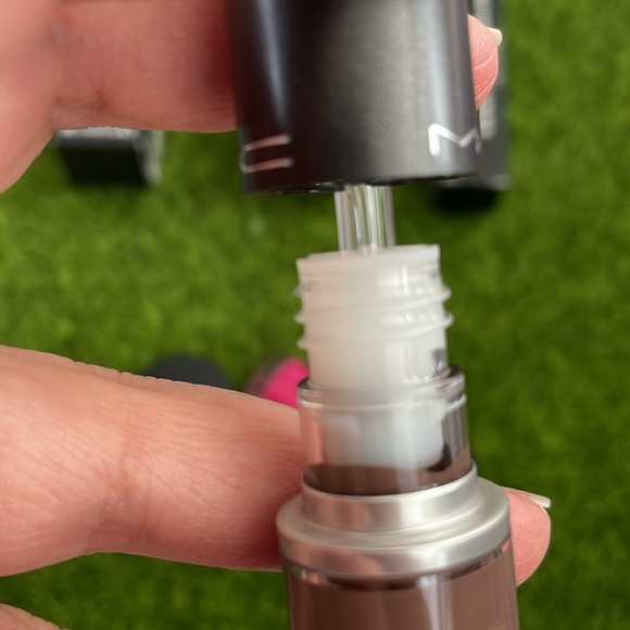 🆕 3 Bundle items Mac Cosmetics - Picture 3 of 3